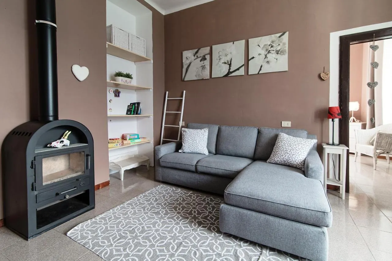 Joivy La Maison Des Couleurs Apartment Blevio 0*,